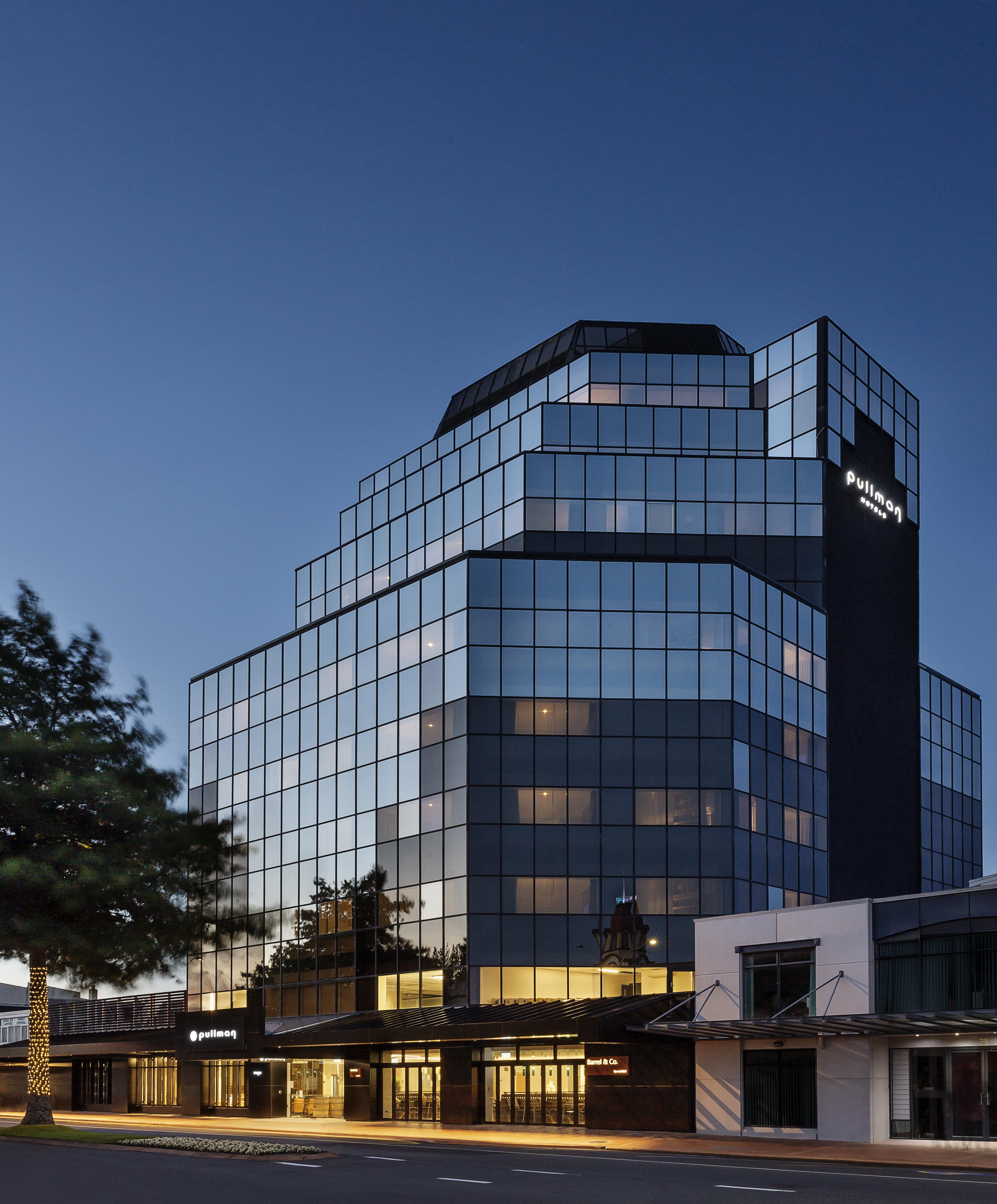 Pullman Rotorua Hotell Exteriör bild The building of the company in Madrid