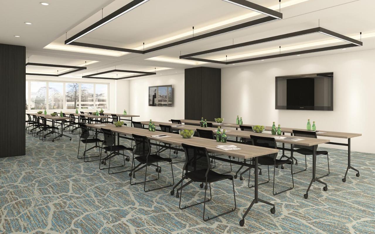 Pullman Rotorua Hotell Exteriör bild A typical meeting room